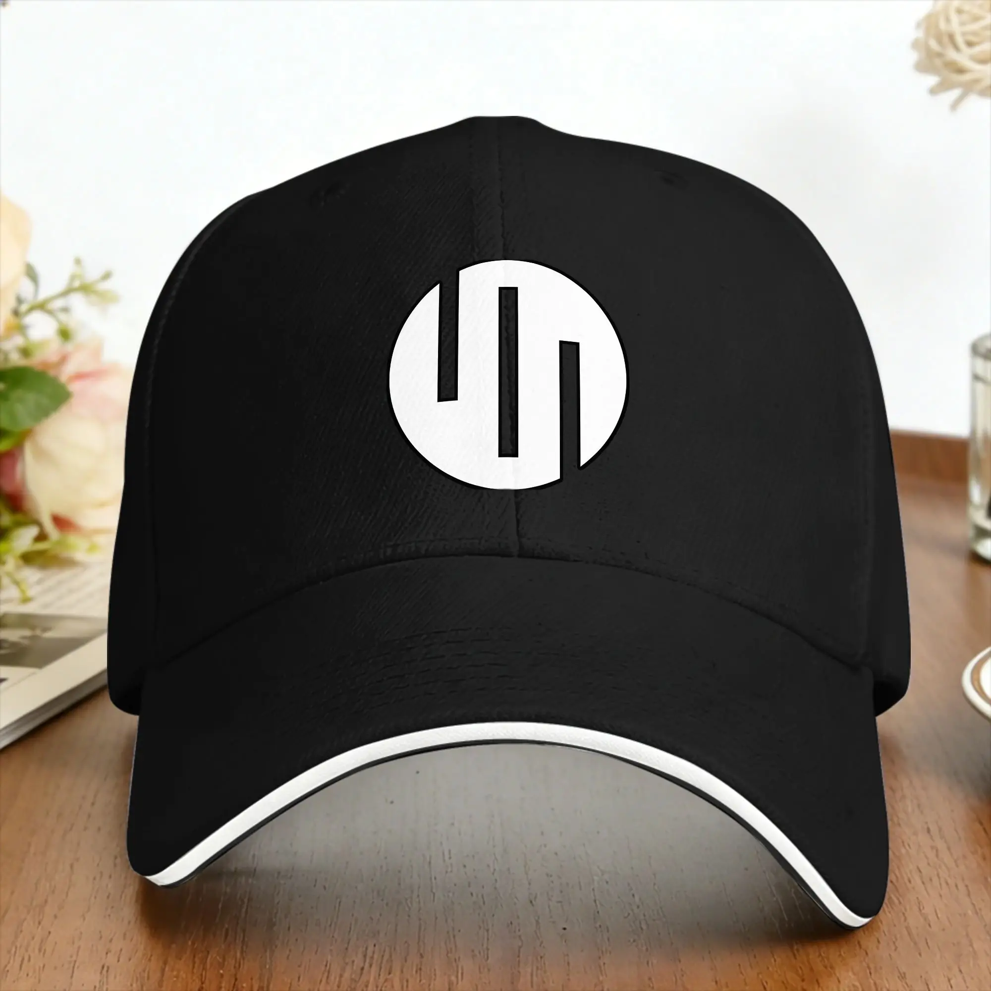 Outdoor Hunting Tv - Casual Baseball Cap Viltrumite Crest Logo